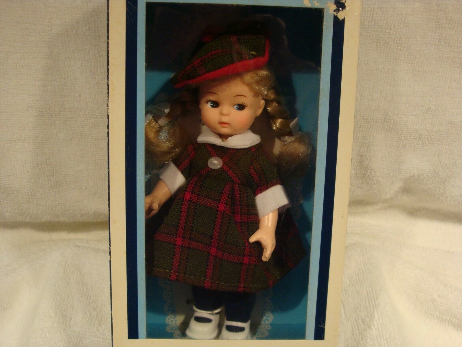 Vintage Scottish Billie Tiara Doll By Playmates Nice Pretty Look