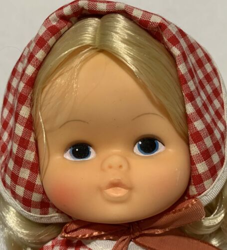 Playmates Painted Eye Kissy Face Vinyl 8 1/2” Doll Original Red Gingham Dress